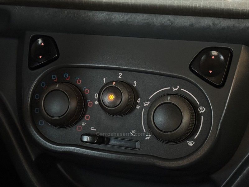 FIAT UNO 1.4 EVO WAY 8V 2014/2014 GRIFFCAR MULTIMARCAS DOIS IRMÃOS / Carros no Vale