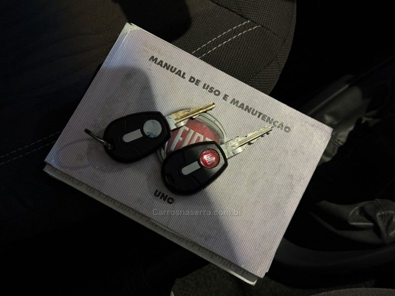 FIAT UNO 1.4 EVO WAY 8V 2014/2014 GRIFFCAR MULTIMARCAS DOIS IRMÃOS / Carros no Vale