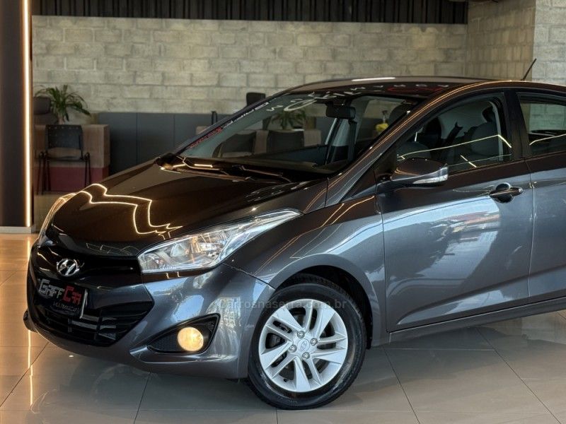 HYUNDAI HB20 1.6 PREMIUM 16V 2012/2013 GRIFFCAR MULTIMARCAS DOIS IRMÃOS / Carros no Vale HYUNDAI HB20 1.6 PREMIUM 16V 2012/2013 GRIFFCAR MULTIMARCAS DOIS IRMÃOS / Carros no Vale