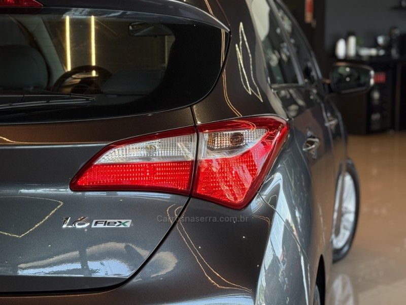 HYUNDAI HB20 1.6 PREMIUM 16V 2012/2013 GRIFFCAR MULTIMARCAS DOIS IRMÃOS / Carros no Vale HYUNDAI HB20 1.6 PREMIUM 16V 2012/2013 GRIFFCAR MULTIMARCAS DOIS IRMÃOS / Carros no Vale