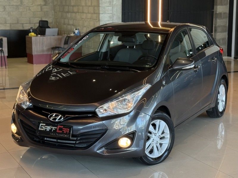 HYUNDAI HB20 1.6 PREMIUM 16V 2012/2013 GRIFFCAR MULTIMARCAS DOIS IRMÃOS / Carros no Vale HYUNDAI HB20 1.6 PREMIUM 16V 2012/2013 GRIFFCAR MULTIMARCAS DOIS IRMÃOS / Carros no Vale