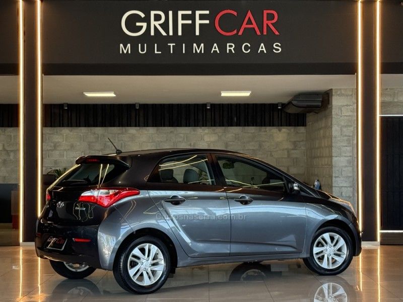 HYUNDAI HB20 1.6 PREMIUM 16V 2012/2013 GRIFFCAR MULTIMARCAS DOIS IRMÃOS / Carros no Vale HYUNDAI HB20 1.6 PREMIUM 16V 2012/2013 GRIFFCAR MULTIMARCAS DOIS IRMÃOS / Carros no Vale