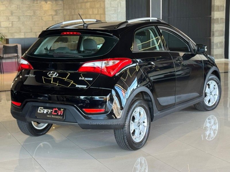 HYUNDAI HB20X 1.6 16V STYLE 2013/2014 GRIFFCAR MULTIMARCAS DOIS IRMÃOS / Carros no Vale HYUNDAI HB20X 1.6 16V STYLE 2013/2014 GRIFFCAR MULTIMARCAS DOIS IRMÃOS / Carros no Vale