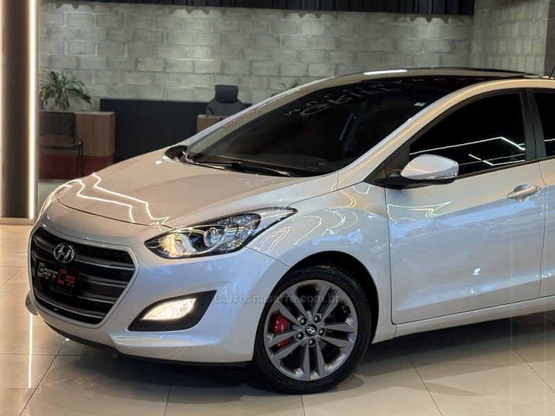 HYUNDAI I30 1.8 MPI 16V 2015/2016 GRIFFCAR MULTIMARCAS DOIS IRMÃOS / Carros no Vale HYUNDAI I30 1.8 MPI 16V 2015/2016 GRIFFCAR MULTIMARCAS DOIS IRMÃOS / Carros no Vale