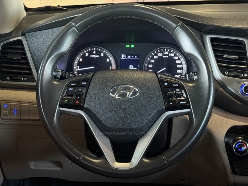 HYUNDAI TUCSON 1.6 GLS TURBO 2017/2018 GRIFFCAR MULTIMARCAS DOIS IRMÃOS / Carros no Vale HYUNDAI TUCSON 1.6 GLS TURBO 2017/2018 GRIFFCAR MULTIMARCAS DOIS IRMÃOS / Carros no Vale