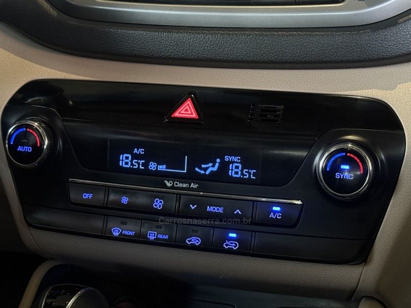 HYUNDAI TUCSON 1.6 GLS TURBO 2017/2018 GRIFFCAR MULTIMARCAS DOIS IRMÃOS / Carros no Vale HYUNDAI TUCSON 1.6 GLS TURBO 2017/2018 GRIFFCAR MULTIMARCAS DOIS IRMÃOS / Carros no Vale