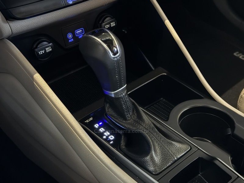 HYUNDAI TUCSON 1.6 GLS TURBO 2017/2018 GRIFFCAR MULTIMARCAS DOIS IRMÃOS / Carros no Vale HYUNDAI TUCSON 1.6 GLS TURBO 2017/2018 GRIFFCAR MULTIMARCAS DOIS IRMÃOS / Carros no Vale