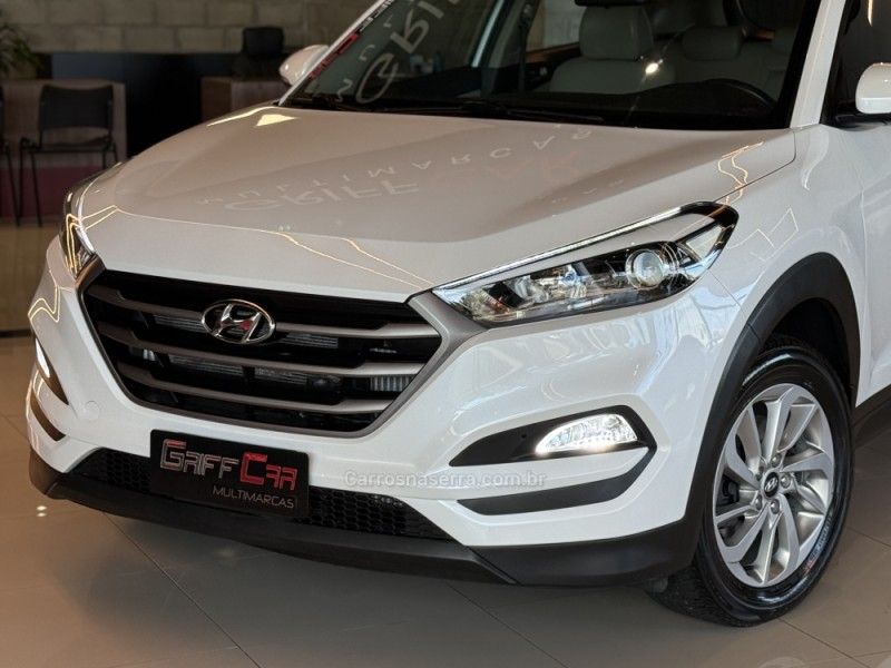HYUNDAI TUCSON 1.6 GLS TURBO 2017/2018 GRIFFCAR MULTIMARCAS DOIS IRMÃOS / Carros no Vale HYUNDAI TUCSON 1.6 GLS TURBO 2017/2018 GRIFFCAR MULTIMARCAS DOIS IRMÃOS / Carros no Vale