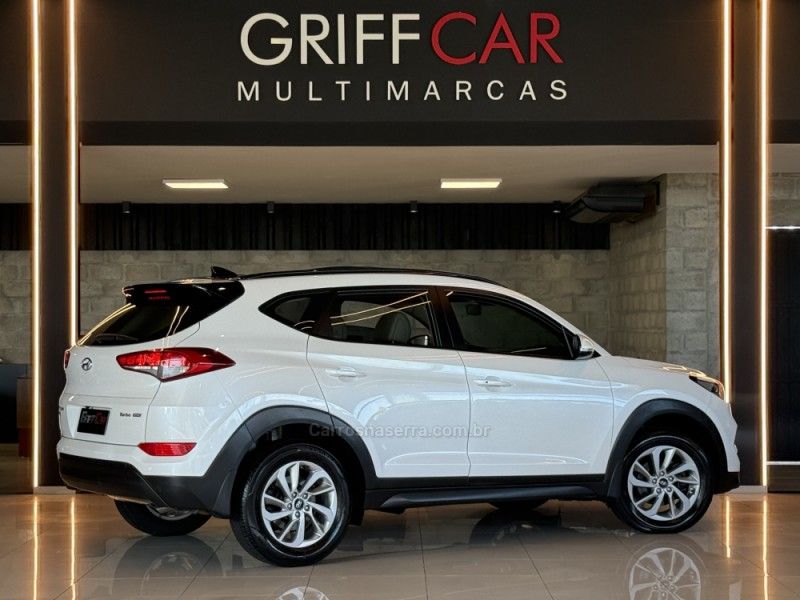 HYUNDAI TUCSON 1.6 GLS TURBO 2017/2018 GRIFFCAR MULTIMARCAS DOIS IRMÃOS / Carros no Vale HYUNDAI TUCSON 1.6 GLS TURBO 2017/2018 GRIFFCAR MULTIMARCAS DOIS IRMÃOS / Carros no Vale