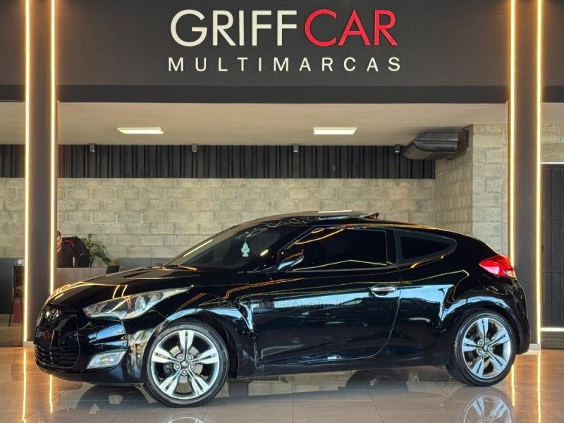 HYUNDAI VELOSTER 1.6 16V 3P 2012/2013 GRIFFCAR MULTIMARCAS DOIS IRMÃOS / Carros no Vale HYUNDAI VELOSTER 1.6 16V 3P 2012/2013 GRIFFCAR MULTIMARCAS DOIS IRMÃOS / Carros no Vale