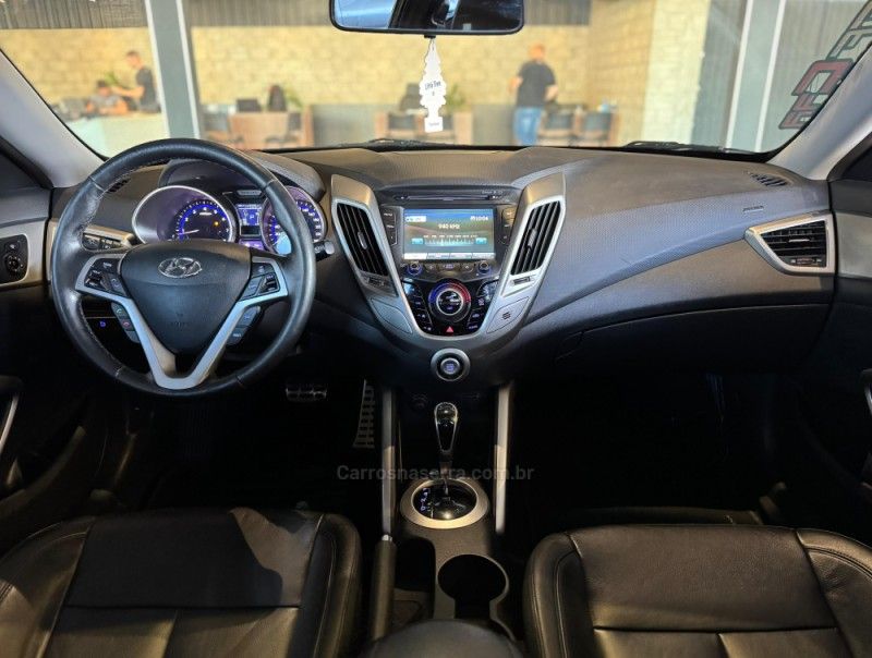 HYUNDAI VELOSTER 1.6 16V 3P 2012/2013 GRIFFCAR MULTIMARCAS DOIS IRMÃOS / Carros no Vale HYUNDAI VELOSTER 1.6 16V 3P 2012/2013 GRIFFCAR MULTIMARCAS DOIS IRMÃOS / Carros no Vale