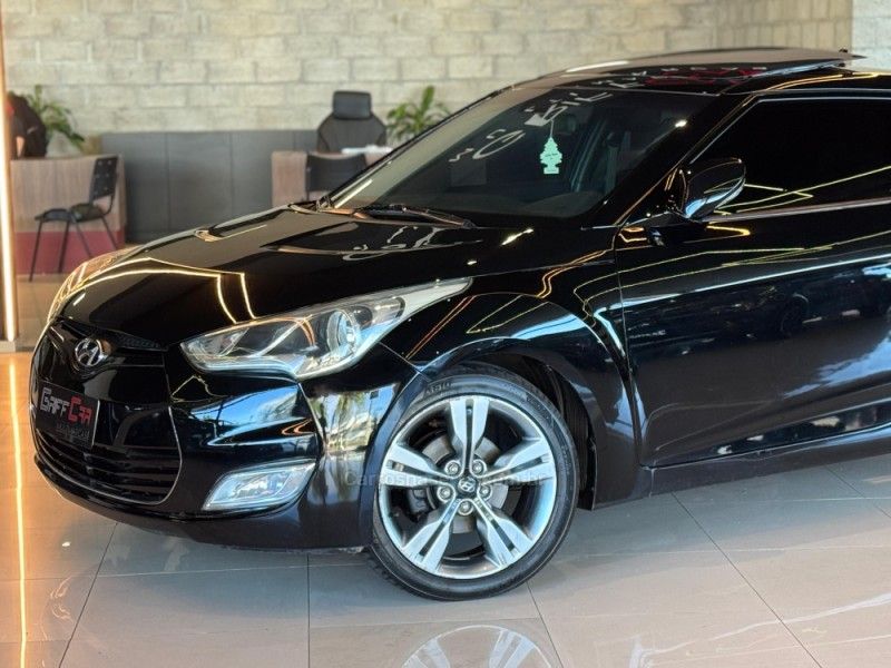 HYUNDAI VELOSTER 1.6 16V 3P 2012/2013 GRIFFCAR MULTIMARCAS DOIS IRMÃOS / Carros no Vale HYUNDAI VELOSTER 1.6 16V 3P 2012/2013 GRIFFCAR MULTIMARCAS DOIS IRMÃOS / Carros no Vale