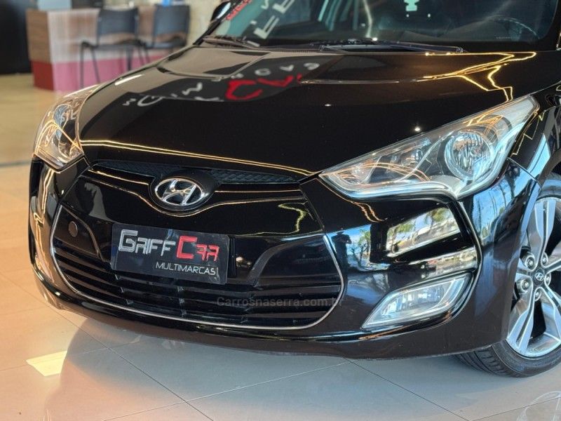 HYUNDAI VELOSTER 1.6 16V 3P 2012/2013 GRIFFCAR MULTIMARCAS DOIS IRMÃOS / Carros no Vale HYUNDAI VELOSTER 1.6 16V 3P 2012/2013 GRIFFCAR MULTIMARCAS DOIS IRMÃOS / Carros no Vale