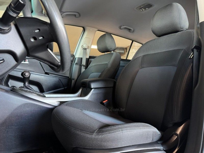 KIA SPORTAGE 2.0 LX2 OFF G4 2013/2014 GRIFFCAR MULTIMARCAS DOIS IRMÃOS / Carros no Vale