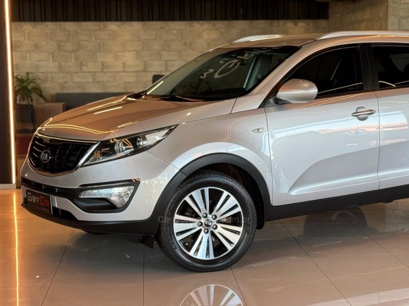 KIA SPORTAGE 2.0 LX2 OFF G4 2013/2014 GRIFFCAR MULTIMARCAS DOIS IRMÃOS / Carros no Vale
