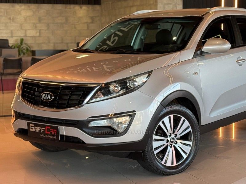 KIA SPORTAGE 2.0 LX2 OFF G4 2013/2014 GRIFFCAR MULTIMARCAS DOIS IRMÃOS / Carros no Vale