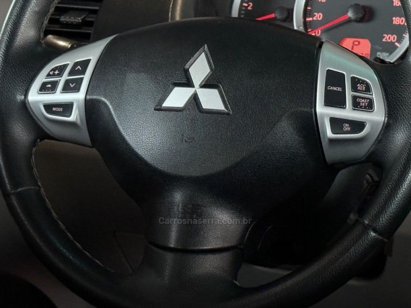 MITSUBISHI L200 TRITON 3.2 HPE 4X4 CD 16V TURBO INTERCOOLER 2016/2017 GRIFFCAR MULTIMARCAS DOIS IRMÃOS / Carros no Vale MITSUBISHI L200 TRITON 3.2 HPE 4X4 CD 16V TURBO INTERCOOLER 2016/2017 GRIFFCAR MULTIMARCAS DOIS IRMÃOS / Carros no Vale