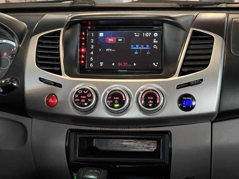 MITSUBISHI L200 TRITON 3.2 HPE 4X4 CD 16V TURBO INTERCOOLER 2016/2017 GRIFFCAR MULTIMARCAS DOIS IRMÃOS / Carros no Vale MITSUBISHI L200 TRITON 3.2 HPE 4X4 CD 16V TURBO INTERCOOLER 2016/2017 GRIFFCAR MULTIMARCAS DOIS IRMÃOS / Carros no Vale