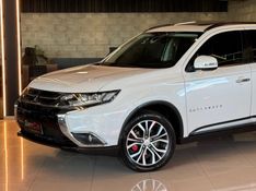 MITSUBISHI OUTLANDER 2.2 4X4 16V 2015/2016 GRIFFCAR MULTIMARCAS DOIS IRMÃOS / Carros no Vale