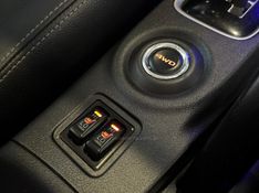 MITSUBISHI OUTLANDER 2.2 4X4 16V 2015/2016 GRIFFCAR MULTIMARCAS DOIS IRMÃOS / Carros no Vale