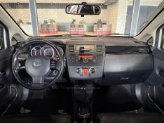 NISSAN TIIDA 1.8 SL 16V 2010/2011 GRIFFCAR MULTIMARCAS DOIS IRMÃOS / Carros no Vale