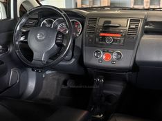 NISSAN TIIDA 1.8 SL 16V 2010/2011 GRIFFCAR MULTIMARCAS DOIS IRMÃOS / Carros no Vale