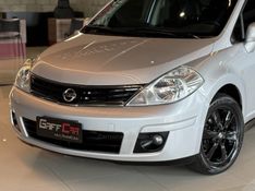 NISSAN TIIDA 1.8 SL 16V 2010/2011 GRIFFCAR MULTIMARCAS DOIS IRMÃOS / Carros no Vale