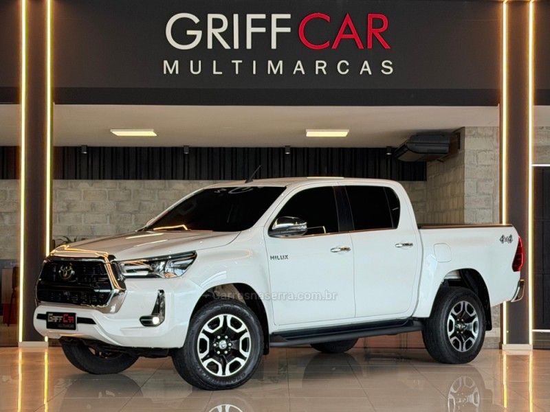 TOYOTA HILUX 2.8 SRX 4X4 CD 16V 2022/2023 GRIFFCAR MULTIMARCAS DOIS IRMÃOS / Carros no Vale