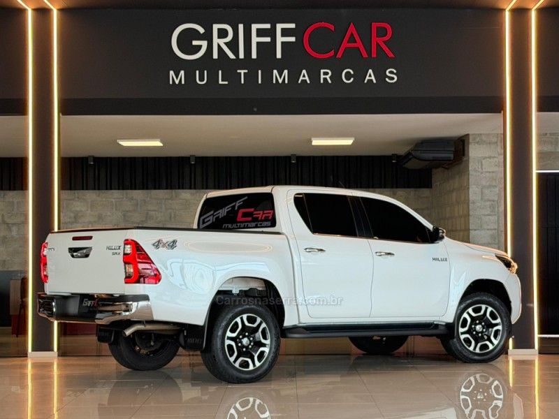 TOYOTA HILUX 2.8 SRX 4X4 CD 16V 2022/2023 GRIFFCAR MULTIMARCAS DOIS IRMÃOS / Carros no Vale