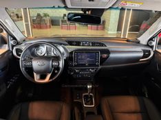 TOYOTA HILUX 2.8 SRX 4X4 CD 16V 2022/2023 GRIFFCAR MULTIMARCAS DOIS IRMÃOS / Carros no Vale