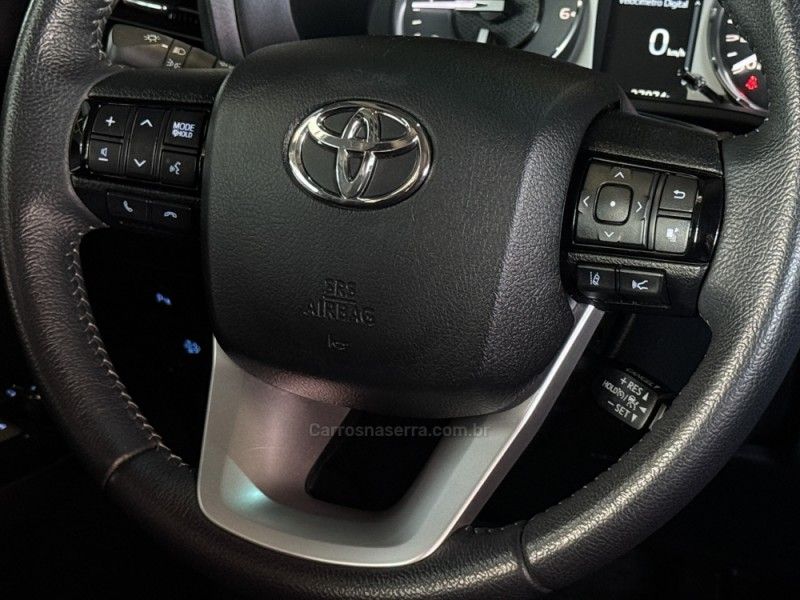 TOYOTA HILUX 2.8 SRX PLUS 4X4 CD TURBO 2024/2024 GRIFFCAR MULTIMARCAS DOIS IRMÃOS / Carros no Vale