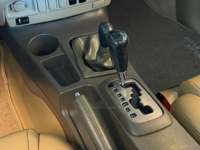 TOYOTA HILUX SW4 3.0 SRV 4X4 16V TURBO INTERCOOLER 2013/2013 GRIFFCAR MULTIMARCAS DOIS IRMÃOS / Carros no Vale TOYOTA HILUX SW4 3.0 SRV 4X4 16V TURBO INTERCOOLER 2013/2013 GRIFFCAR MULTIMARCAS DOIS IRMÃOS / Carros no Vale