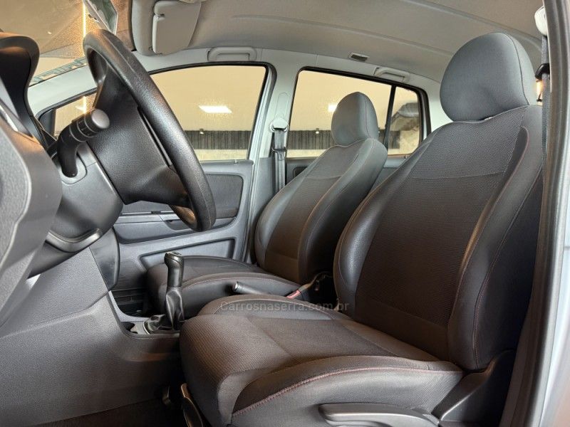 VOLKSWAGEN FOX 1.6 MI PRIME 8V 2010/2011 GRIFFCAR MULTIMARCAS DOIS IRMÃOS / Carros no Vale VOLKSWAGEN FOX 1.6 MI PRIME 8V 2010/2011 GRIFFCAR MULTIMARCAS DOIS IRMÃOS / Carros no Vale