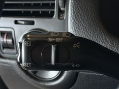 VOLKSWAGEN GOLF 1.6 MI SPORTLINE 8V 2013/2013 GRIFFCAR MULTIMARCAS DOIS IRMÃOS / Carros no Vale