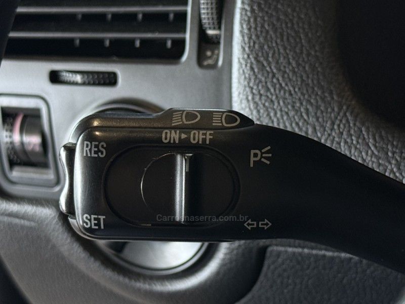 VOLKSWAGEN GOLF 1.6 MI SPORTLINE 8V 2013/2013 GRIFFCAR MULTIMARCAS DOIS IRMÃOS / Carros no Vale