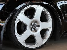 VOLKSWAGEN GOLF 1.6 MI SPORTLINE 8V 2013/2013 GRIFFCAR MULTIMARCAS DOIS IRMÃOS / Carros no Vale