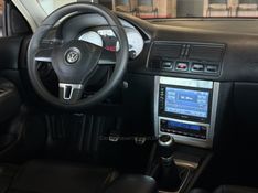 VOLKSWAGEN GOLF 1.6 MI SPORTLINE 8V 2013/2013 GRIFFCAR MULTIMARCAS DOIS IRMÃOS / Carros no Vale