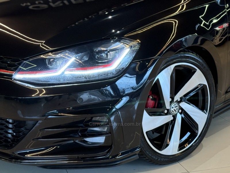 VOLKSWAGEN GOLF 2.0 TSI 350 GTI 16V 230CV TURBO AUTOMATIZADO 2019/2019 GRIFFCAR MULTIMARCAS DOIS IRMÃOS / Carros no Vale VOLKSWAGEN GOLF 2.0 TSI 350 GTI 16V 230CV TURBO AUTOMATIZADO 2019/2019 GRIFFCAR MULTIMARCAS DOIS IRMÃOS / Carros no Vale