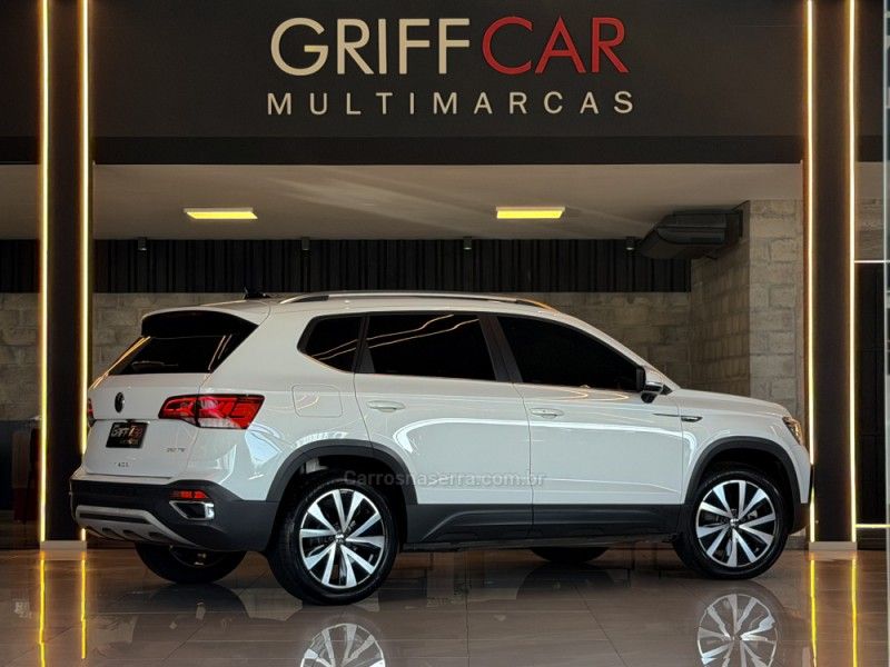 VOLKSWAGEN TAOS 1.4 16V HIGHLINE TSI 2022/2022 GRIFFCAR MULTIMARCAS DOIS IRMÃOS / Carros no Vale