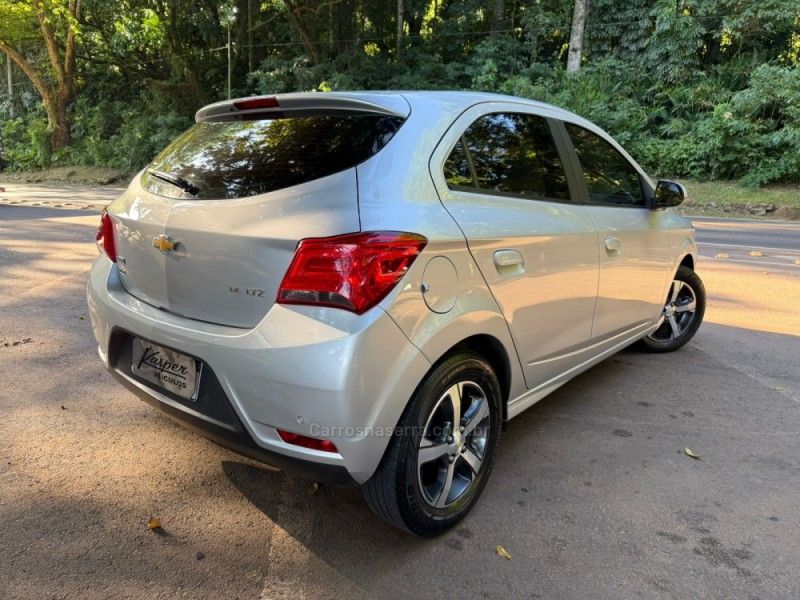 CHEVROLET ONIX 1.4 MPFI LTZ 8V 2018/2018 KASPER VEÍCULOS DOIS IRMÃOS / Carros no Vale
