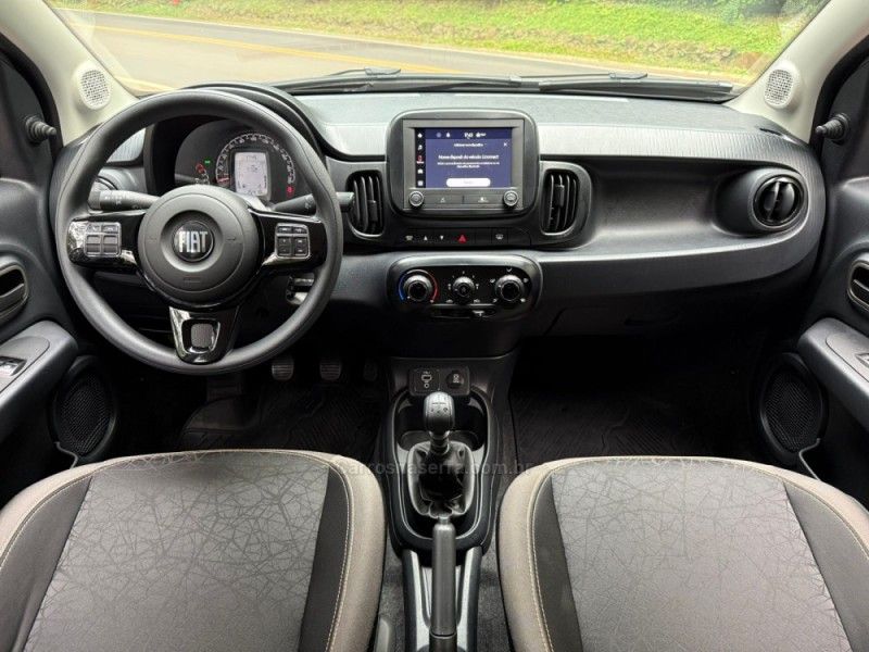 FIAT MOBI 1.0 TREKKING 8V 2022/2023 KASPER VEÍCULOS DOIS IRMÃOS / Carros no Vale