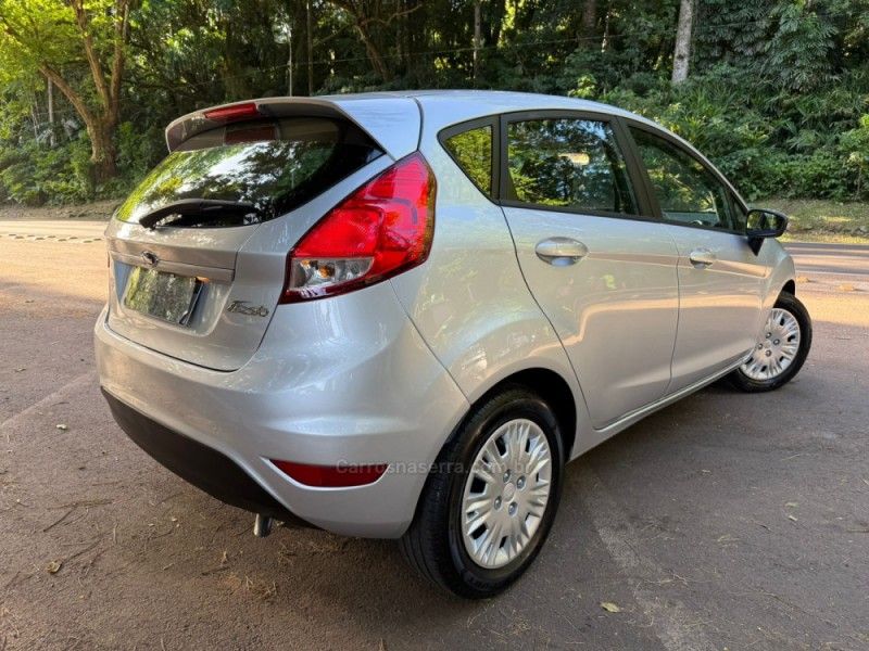 FORD FIESTA 1.6 SE HATCH 16V 2017/2017 KASPER VEÍCULOS DOIS IRMÃOS / Carros no Vale