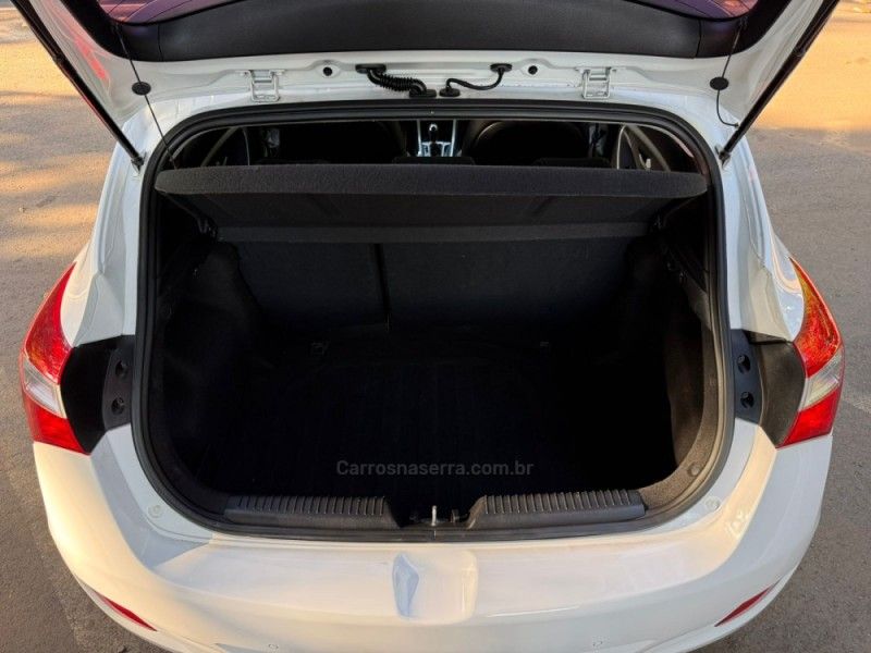 HYUNDAI I30 1.8 MPI 16V 2015/2016 KASPER VEÍCULOS DOIS IRMÃOS / Carros no Vale