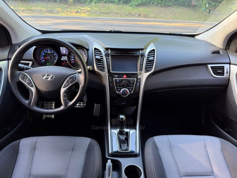 HYUNDAI I30 1.8 MPI 16V 2015/2016 KASPER VEÍCULOS DOIS IRMÃOS / Carros no Vale