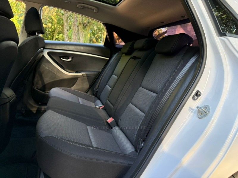 HYUNDAI I30 1.8 MPI 16V 2015/2016 KASPER VEÍCULOS DOIS IRMÃOS / Carros no Vale