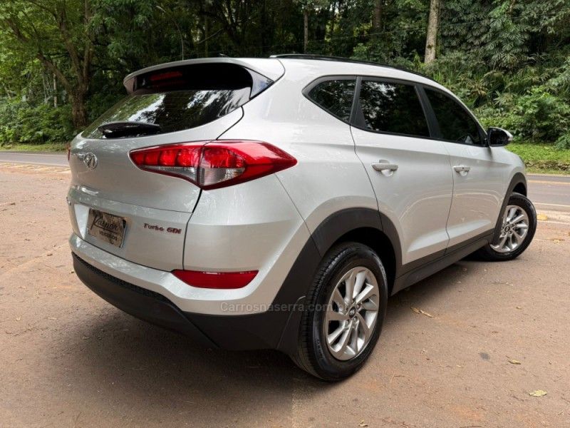 HYUNDAI TUCSON 1.6 GLS TURBO 2017/2018 KASPER VEÍCULOS DOIS IRMÃOS / Carros no Vale