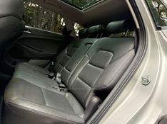 HYUNDAI TUCSON 1.6 GLS TURBO 2017/2018 KASPER VEÍCULOS DOIS IRMÃOS / Carros no Vale