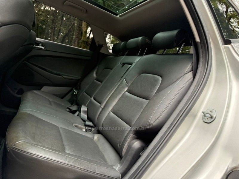 HYUNDAI TUCSON 1.6 GLS TURBO 2017/2018 KASPER VEÍCULOS DOIS IRMÃOS / Carros no Vale