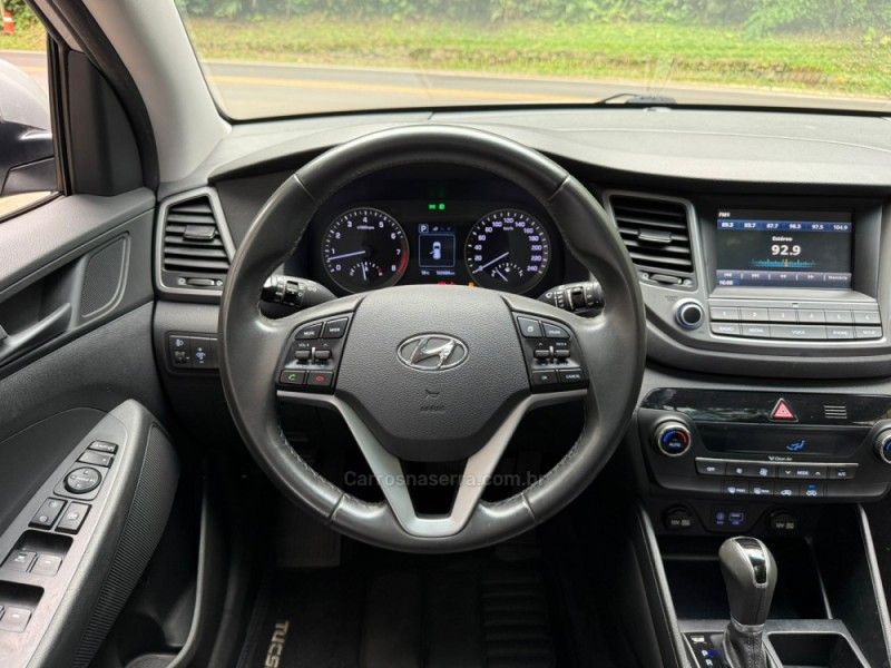 HYUNDAI TUCSON 1.6 GLS TURBO 2017/2018 KASPER VEÍCULOS DOIS IRMÃOS / Carros no Vale