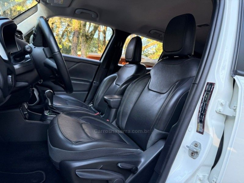 JEEP RENEGADE 1.8 16V LONGITUDE 2020/2021 KASPER VEÍCULOS DOIS IRMÃOS / Carros no Vale JEEP RENEGADE 1.8 16V LONGITUDE 2020/2021 KASPER VEÍCULOS DOIS IRMÃOS / Carros no Vale